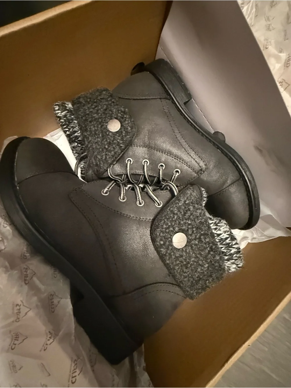 Cliffs by WHITE MOUNTAIN Black Fold-Over Lace-Up Winter Ankle Boots